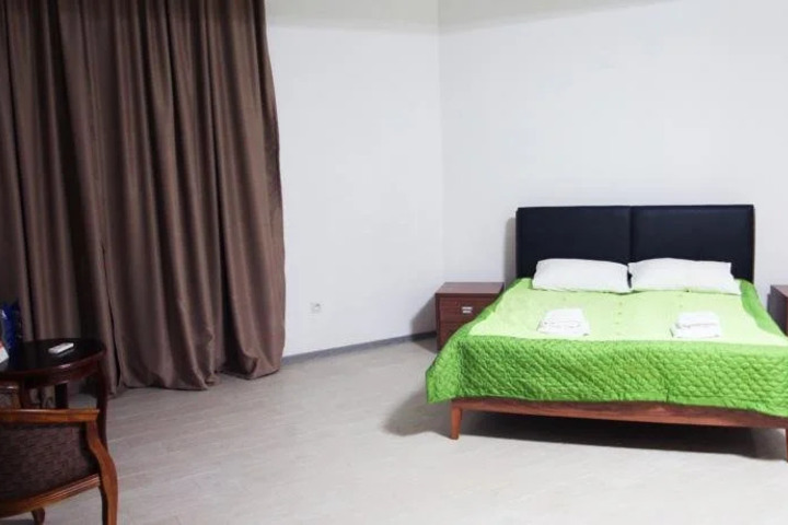 Room 4 of 26