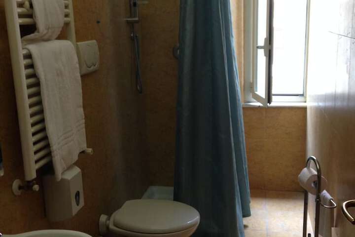 Room 40 of 49