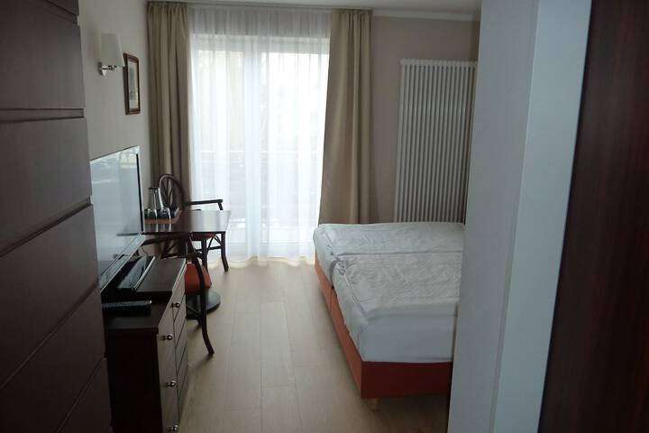 Room 5 of 49