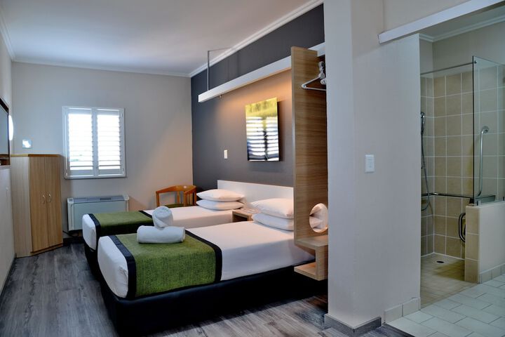 Room 5 of 27