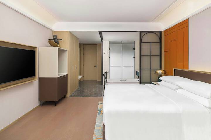 Room 32 of 89