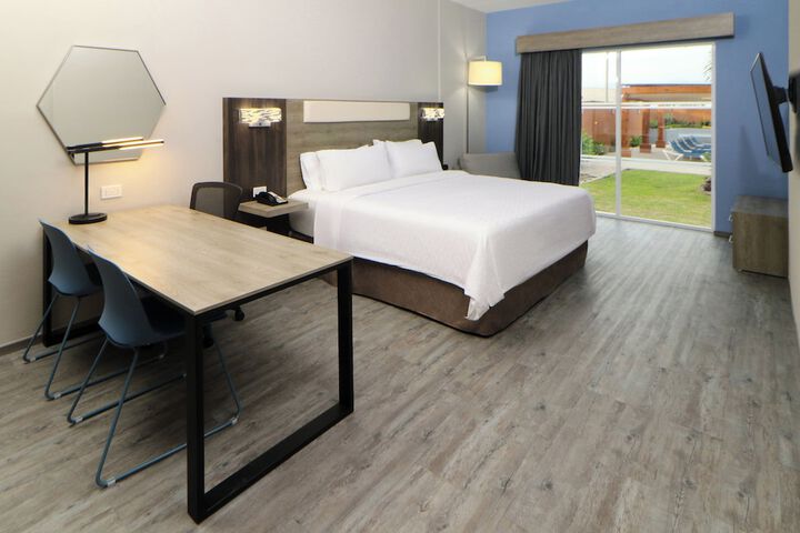Room 12 of 70