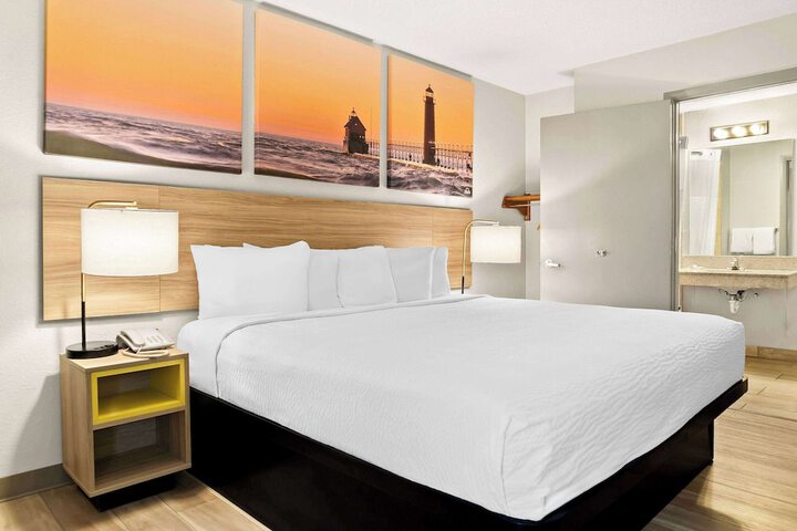 1 King Bed (16 of 23)