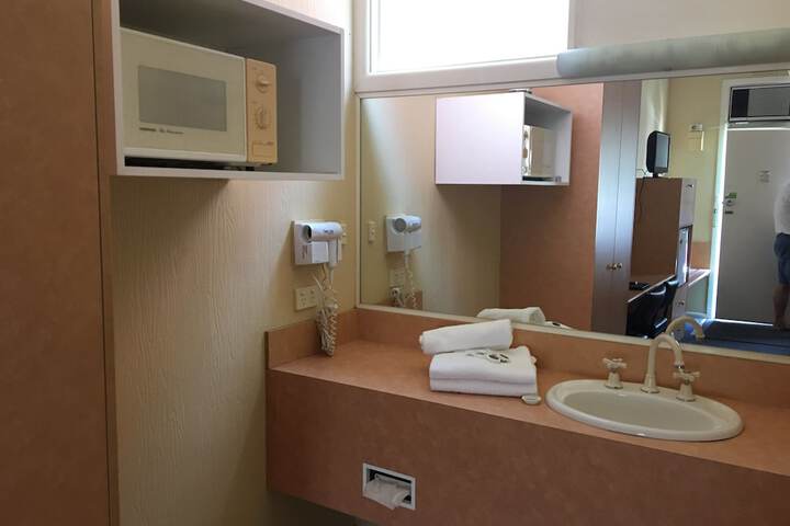 Room 16 of 30