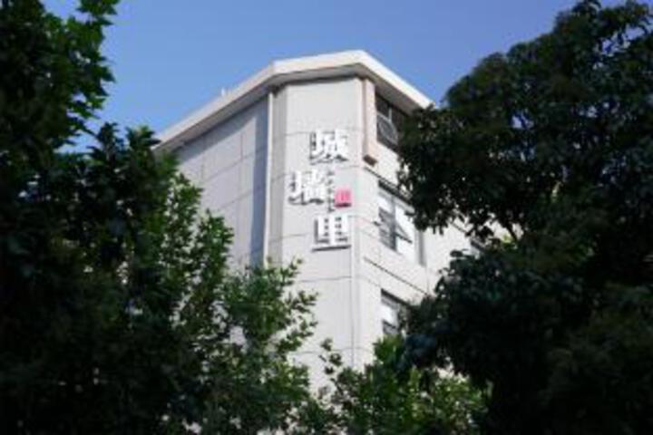 City Wall Homestay (Xiangyang Ancient City North Street Branch)