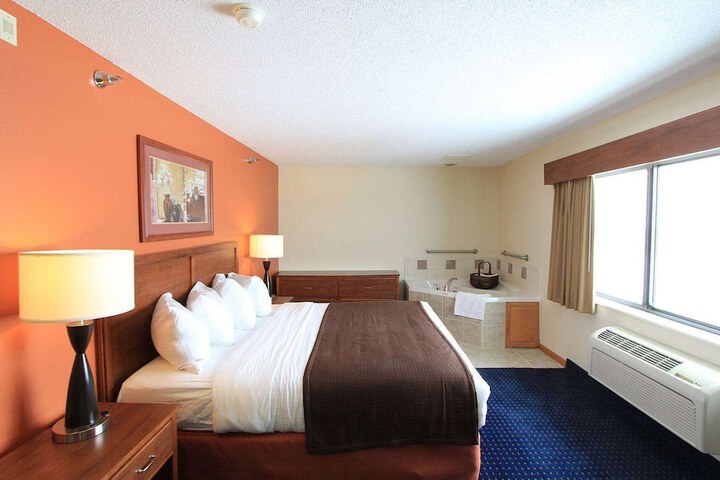1 King Bed (14 of 19)