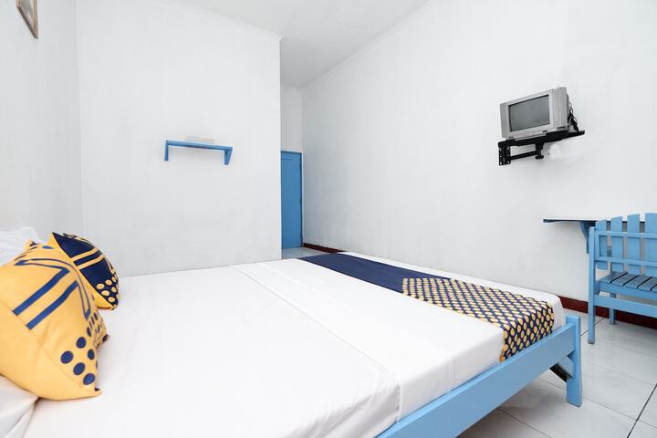 Room 9 of 38