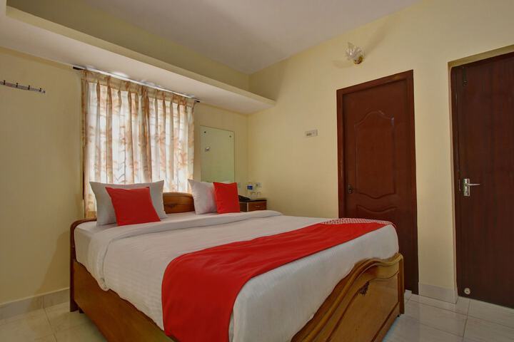 Room 6 of 18