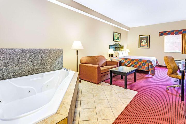 2 Queen Beds (1 of 6)