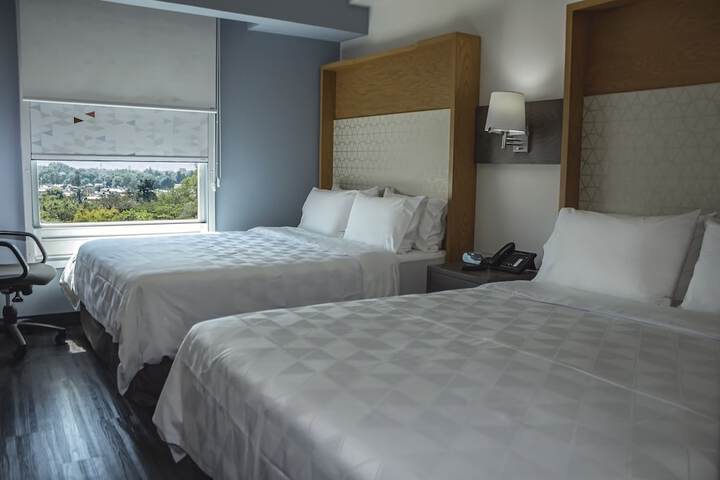 Room 4 of 113