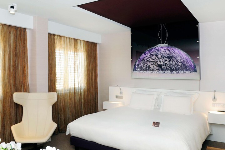 Room 18 of 226