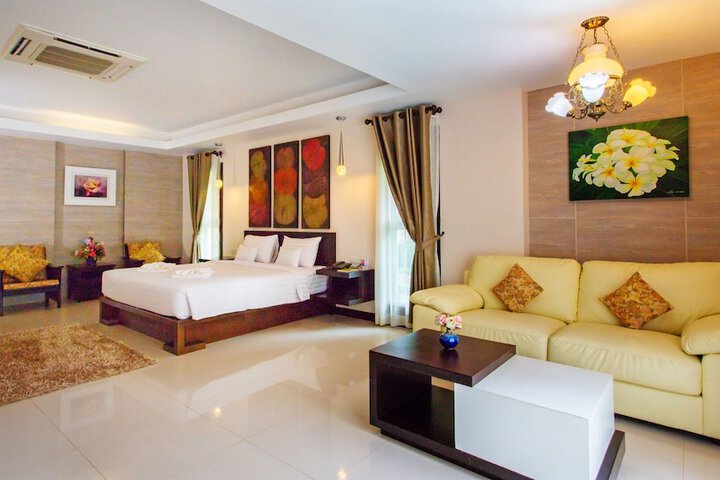 Room 6 of 38