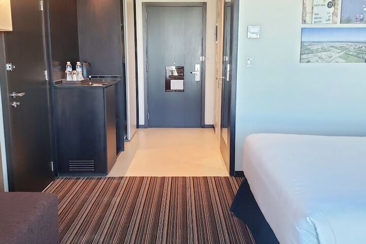 Room 22 of 49