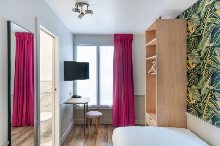 Room 10 of 69