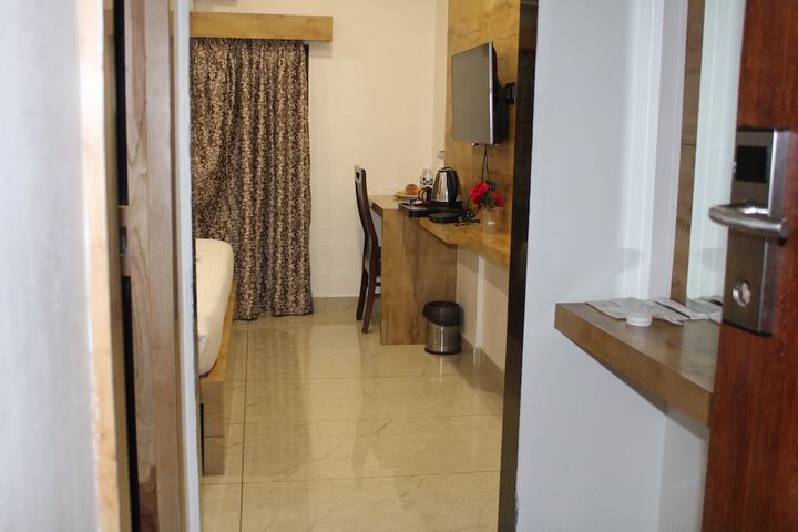 Room 10 of 65