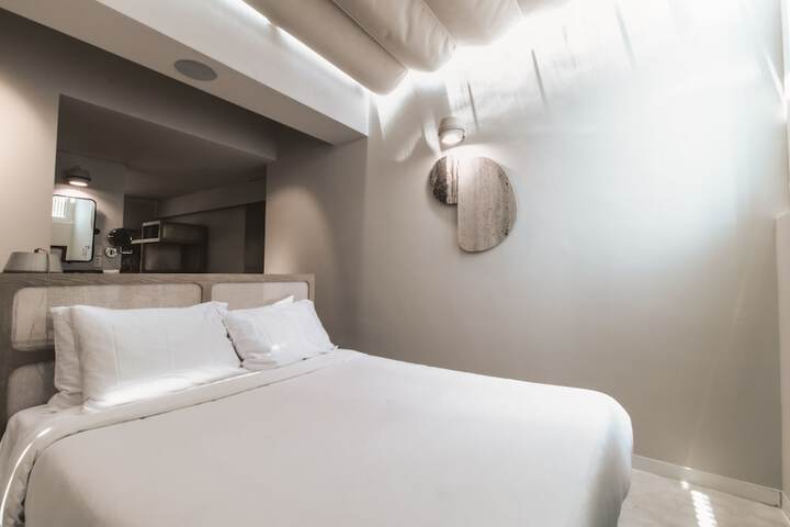 Room 11 of 48