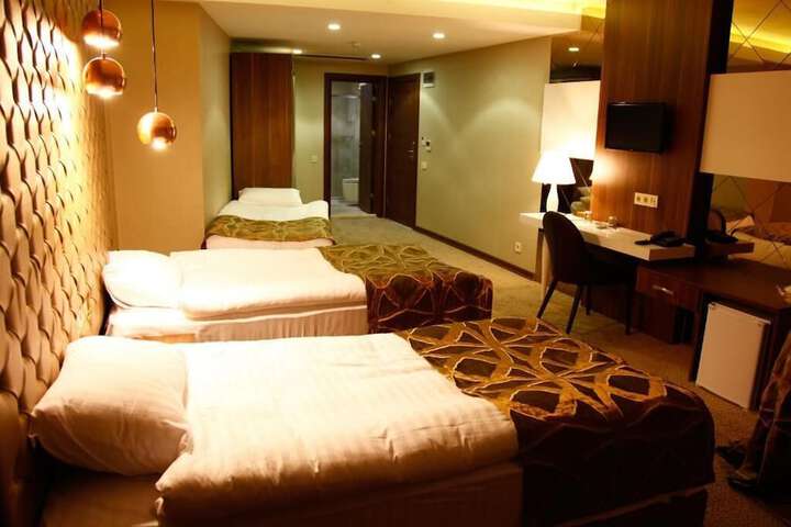 Room 22 of 48