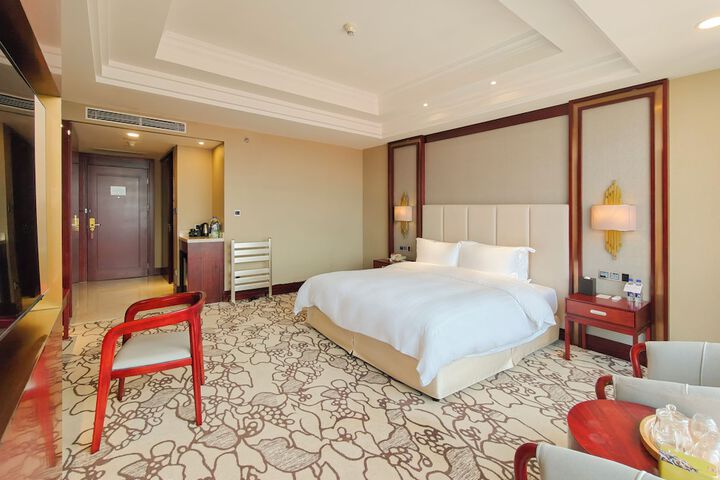 Room 46 of 102