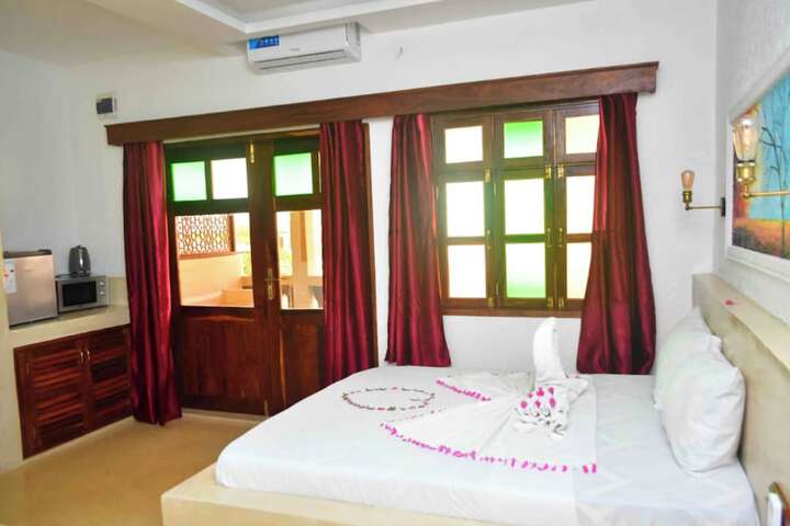 Room 4 of 35