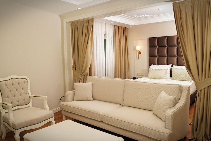 Room 12 of 35