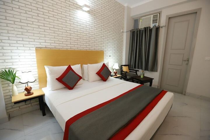 Room 14 of 20