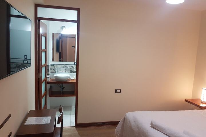 Room 5 of 109