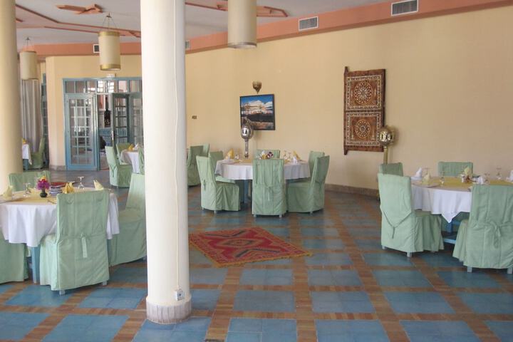 Lounge 11 of 20