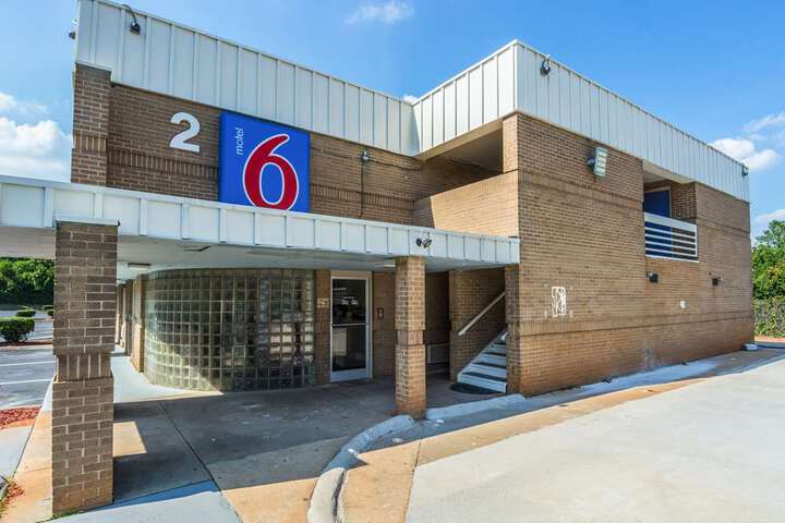 Suburban Extended Stay Hotel in Charlotte, NC