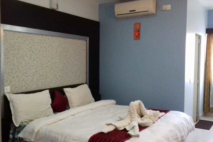 Room 26 of 63