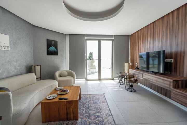 Room 51 of 180
