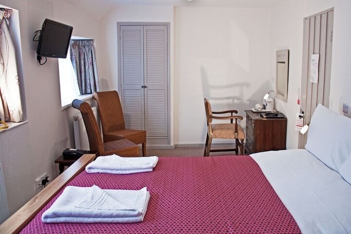 Room 2 of 31