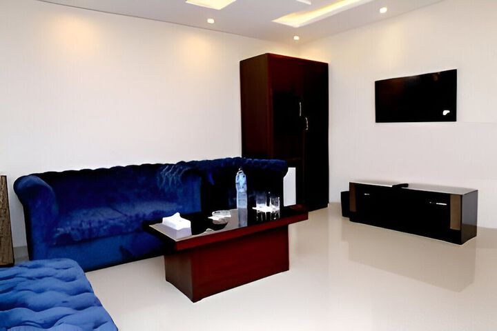 Room 15 of 29