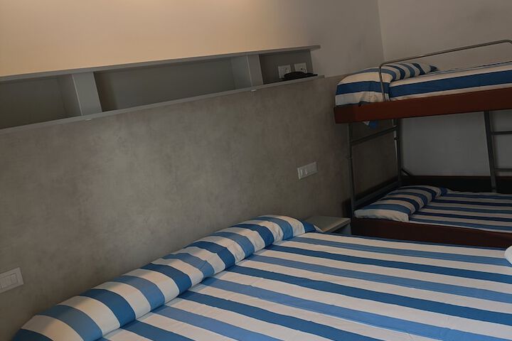 Room 15 of 50