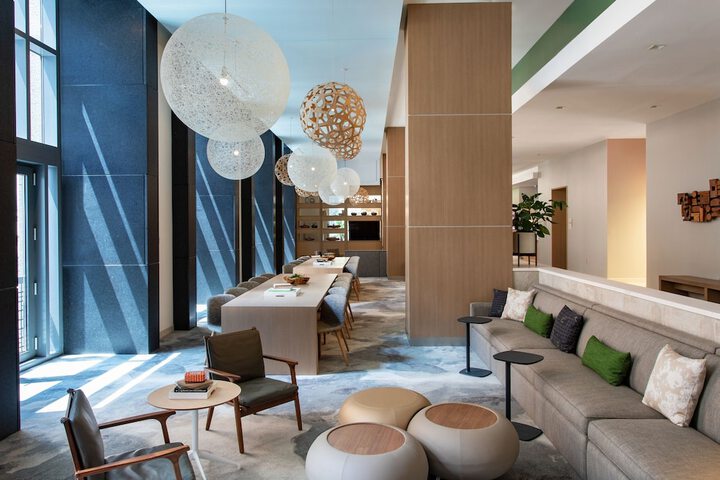Lobby lounge