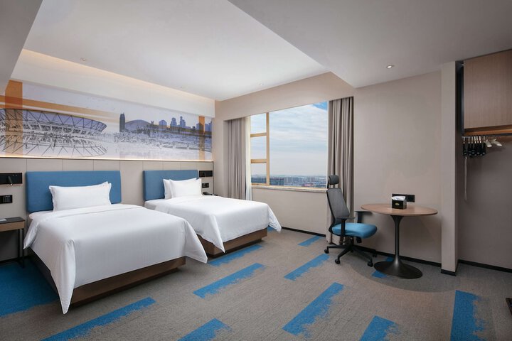 Room 17 of 42