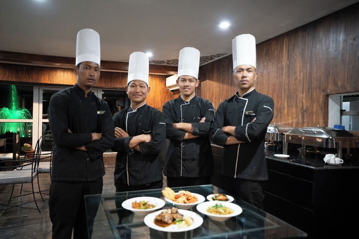 Dining 95 of 198