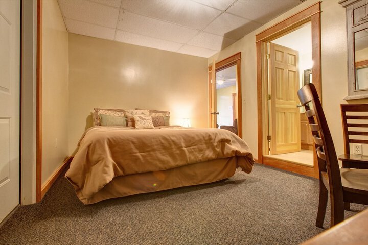 Room 5 of 31