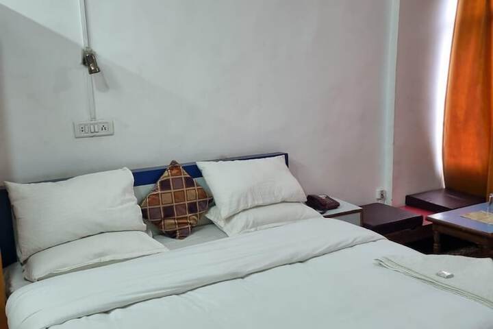Room 8 of 17
