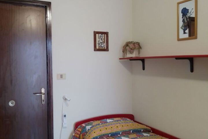 Room 15 of 17