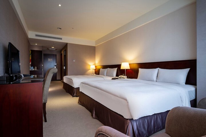 Room 25 of 124