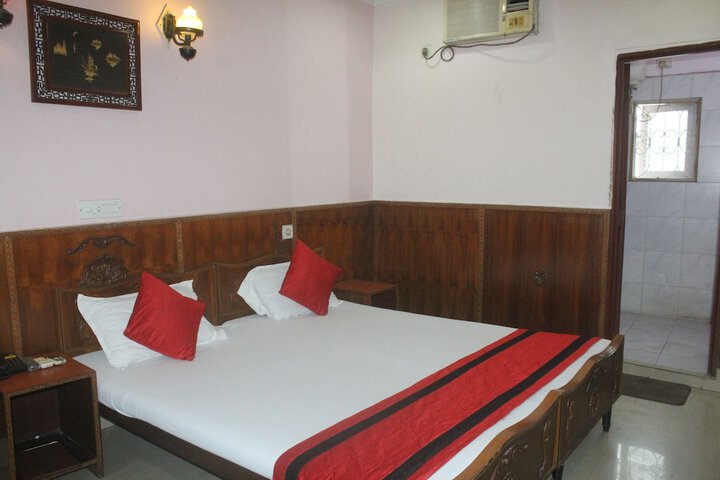 Room 8 of 29