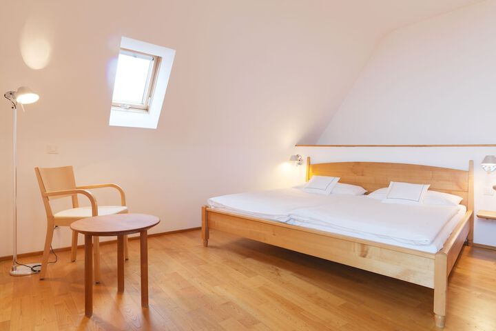 Room 25 of 67