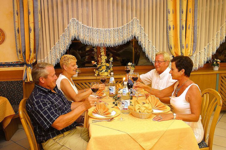 Dining 22 of 43