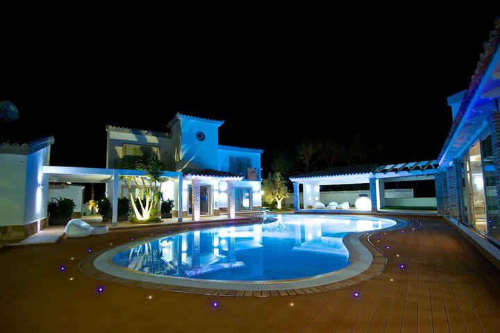 Pool 19 of 41