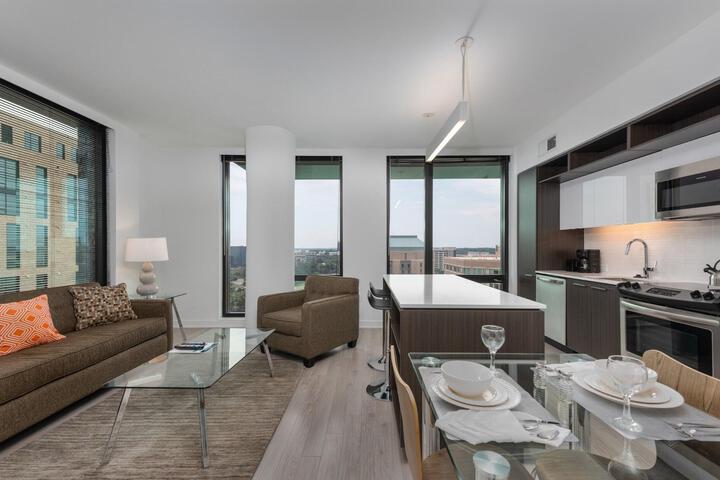 Room 21 of 208
