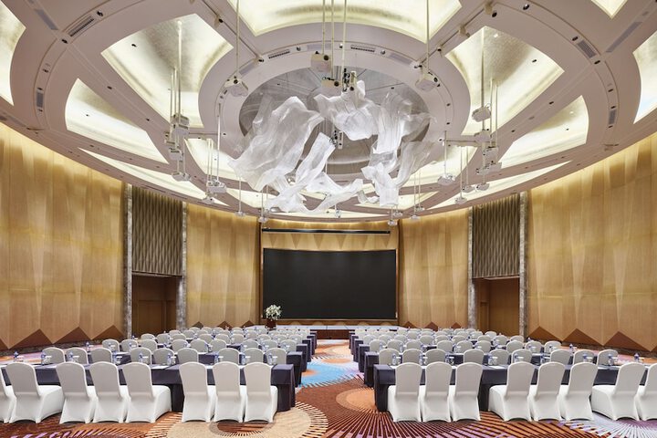 Ballroom/Hall 38 of 45