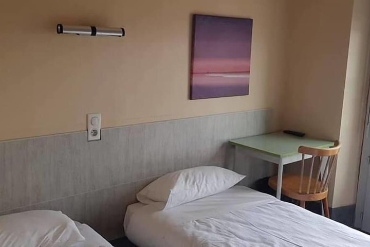 Room 15 of 30