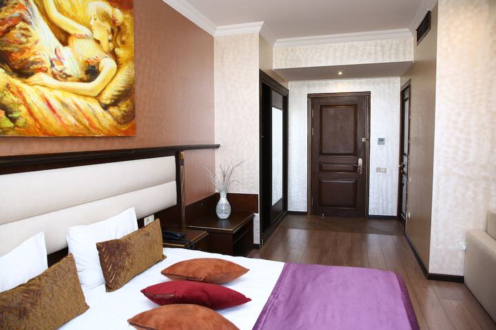 Room 55 of 122