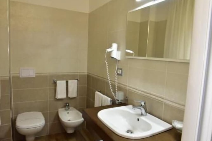 Room 15 of 26
