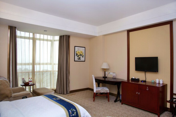 Room 9 of 19